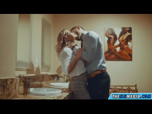 ❤️ Amikor egy bögyös szőke elcsábít egy nyilvános WC-ben ☑ Baszás at hu.pornoreino-com.ru ❌